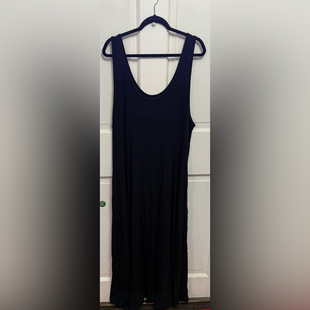 Classic Black Sleeveless Maxi Dress